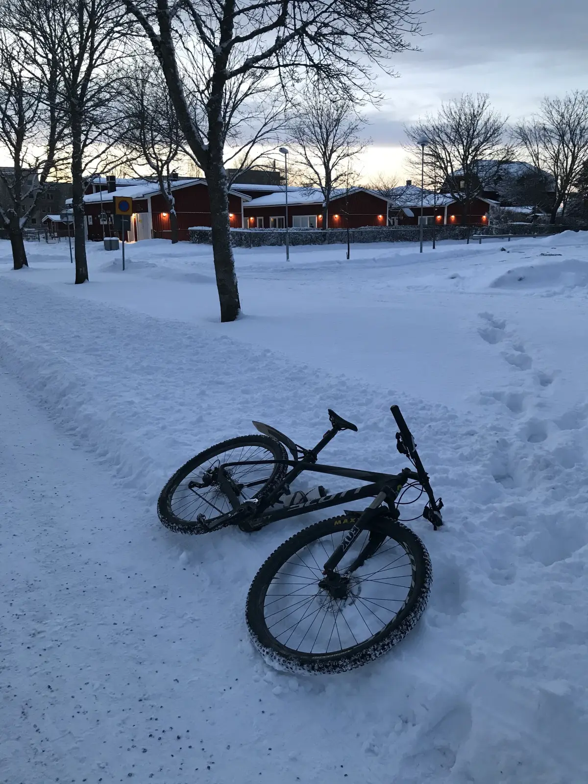 Scott Scale 920 in original MTB form, in snow